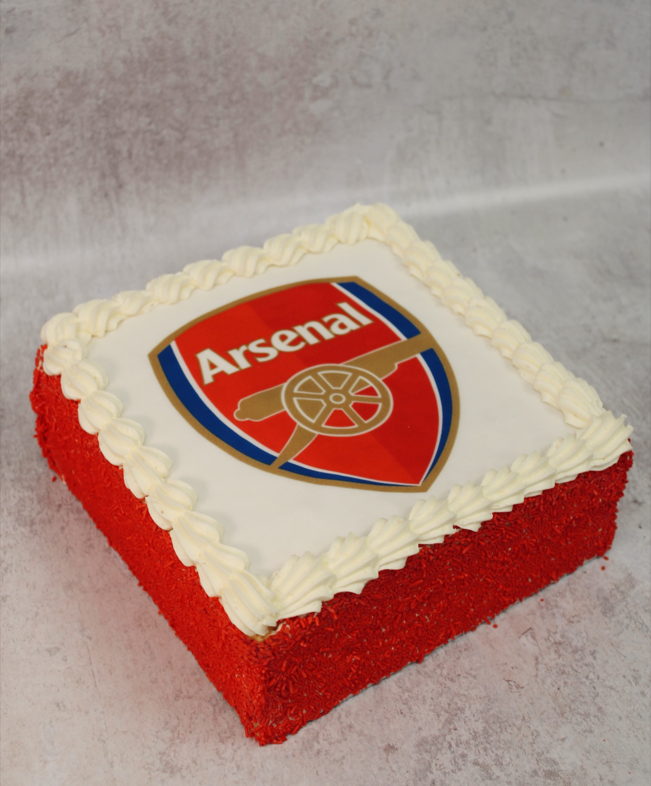 Arsenal FC football club picture cake from Knotts Bakery